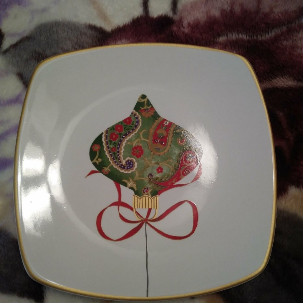 Dinnerware